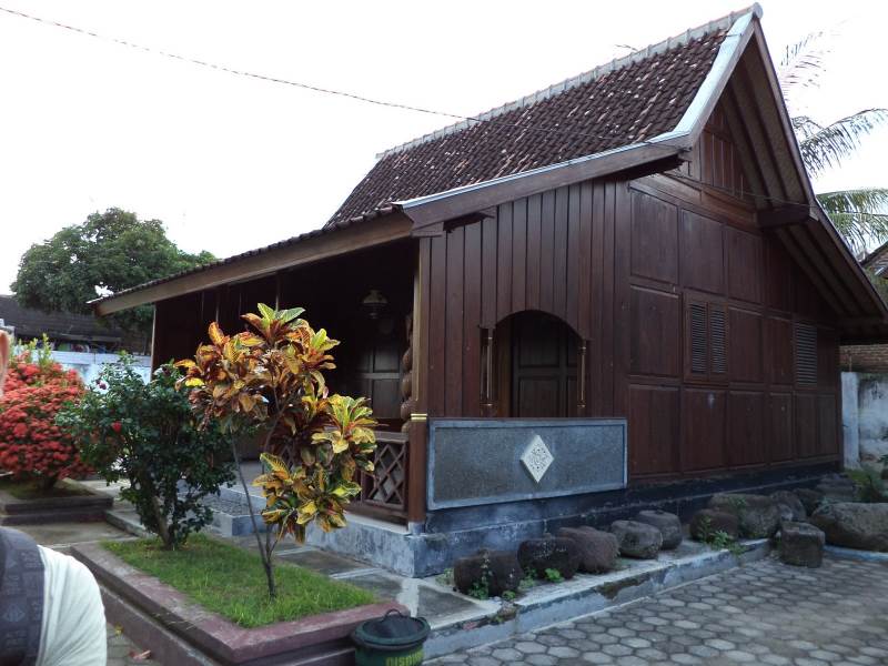 Rumah Tradisional Jawa Panggang-Pe