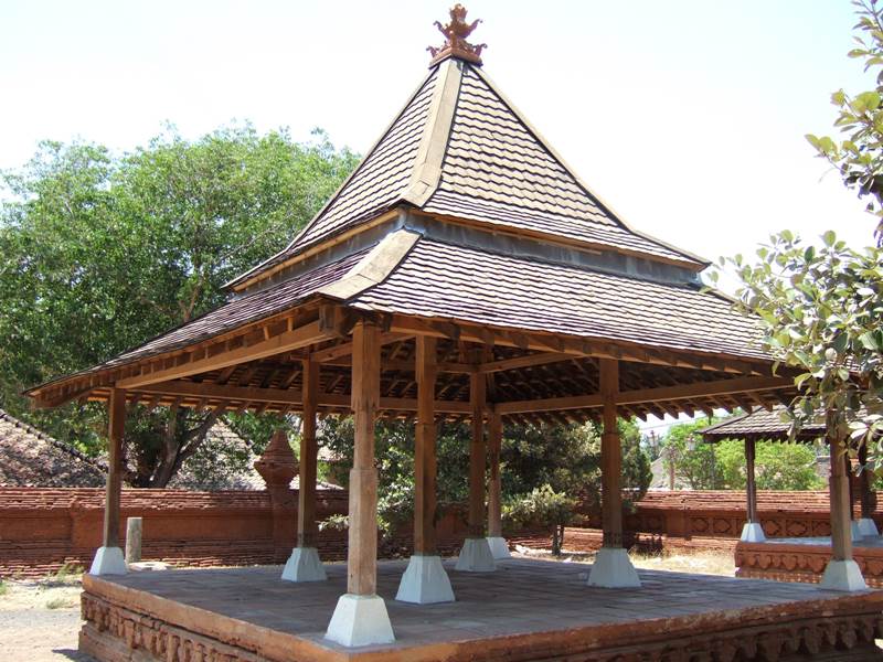 Rumah Tradisional Jawa Tajug
